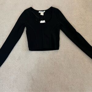 Black Fitted Crop Longsleeve